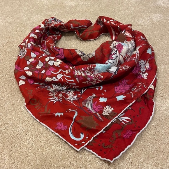 Dior Scarf - Picture 1 of 3